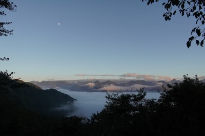 聖稜線與雲海　（圈谷資訊股份有限公司提供）