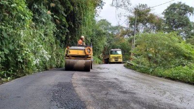 本(110)年大鹿林道9K路面更新情形