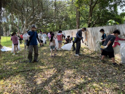 橫山國民小學師生及竹東站共同參與除蔓活動1(新竹林區管理處提供)