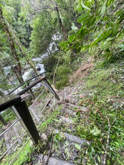 滿月圓國家森林遊樂區處女瀑布步道路部分基流失暫停開放(新竹分署)