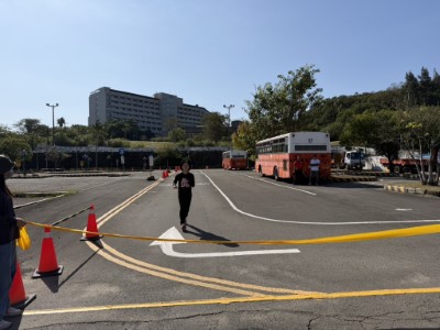 圖五、負重跑走測驗速度最快成績女生為11分12秒(新竹分署提供)